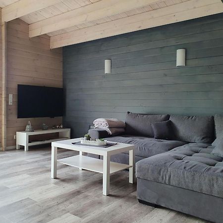 Idyllisches-Blockbohlenhaus-Mit-Eigenem-Garten-Und-Sauna-Zum-Wohlfuehlen Martensrade 外观 照片