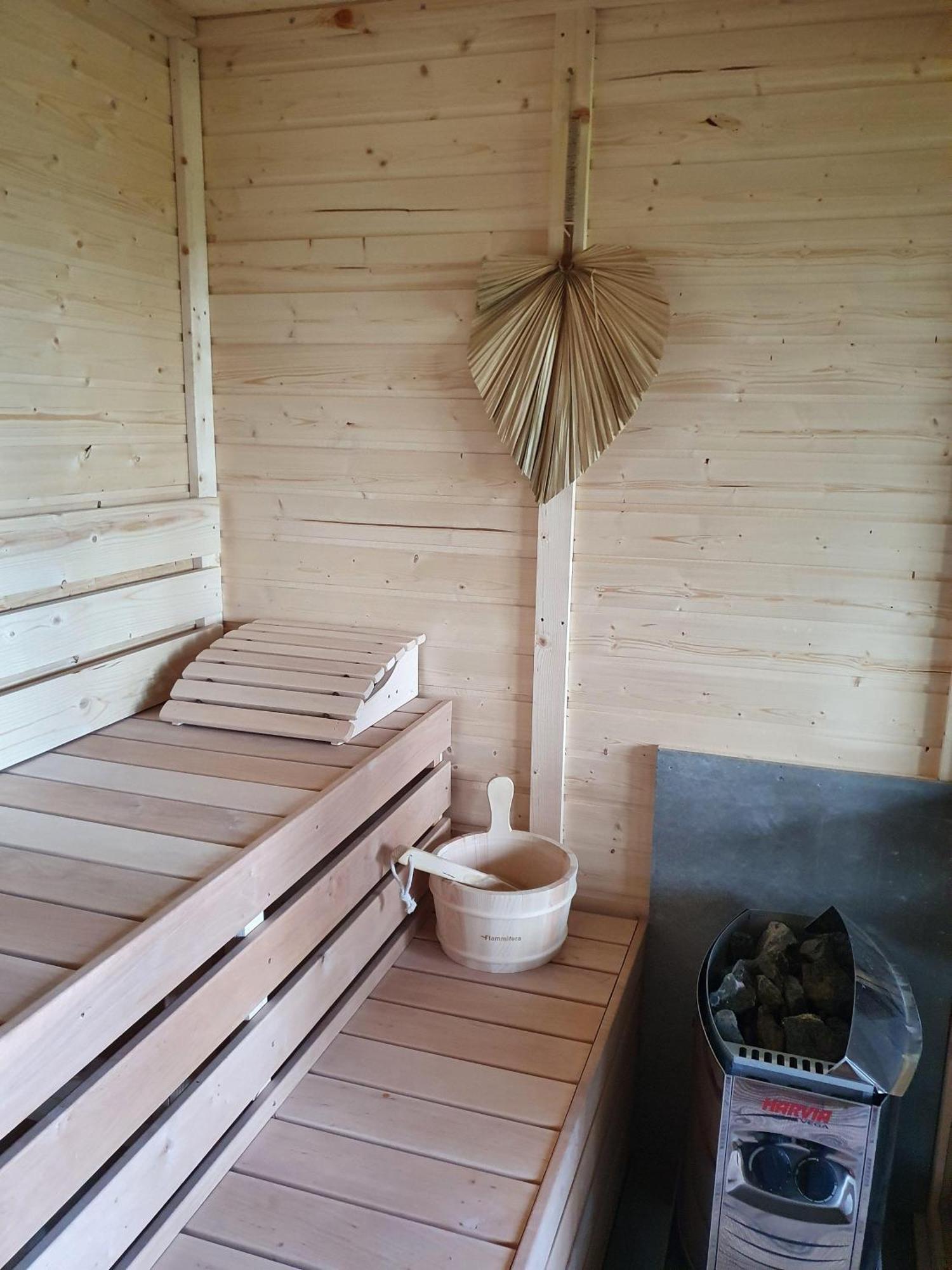 Idyllisches-Blockbohlenhaus-Mit-Eigenem-Garten-Und-Sauna-Zum-Wohlfuehlen Martensrade 外观 照片